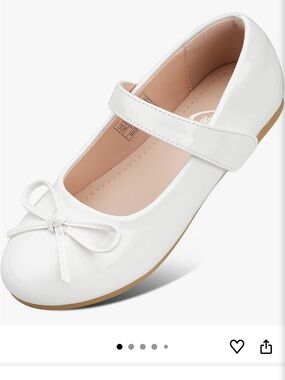 Girls White Patent Mary Jane Dress Shoe with Decorative Bow